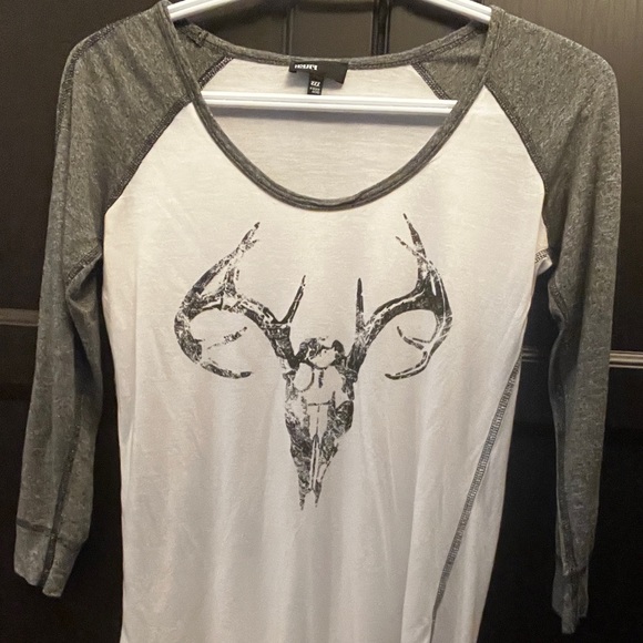 Aritzia WillFred Free, Baseball Tee in flawless condition - Picture 3 of 4